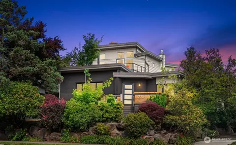3516 NE 43rd St, Seattle, WA 98105