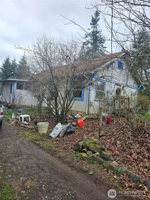 Exterior - 646 Jorgensen Rd, Onalaska, WA 98570 photo 2 of 12