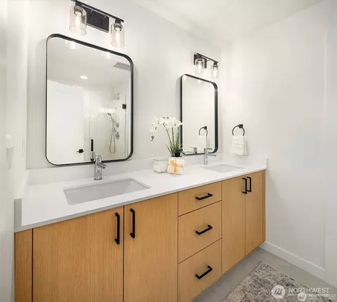 Bath - 5814 Lowell Larimer Rd #C4, Everett, WA 98208 photo 3 of 3