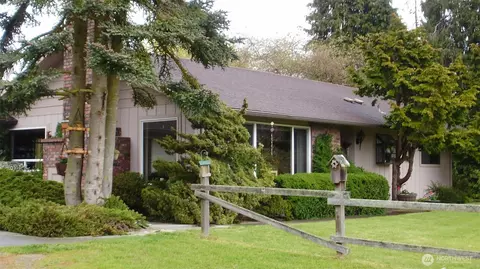 258 Edgington Dr, Sequim, WA 98382