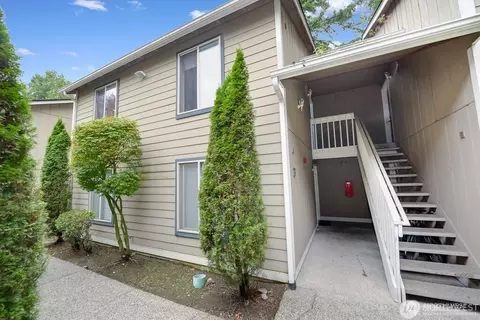 20032 66th Pl W #B3, Lynnwood, WA 98036