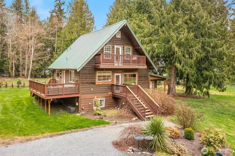 3017 SE Camano Dr, Camano Island, WA 98282