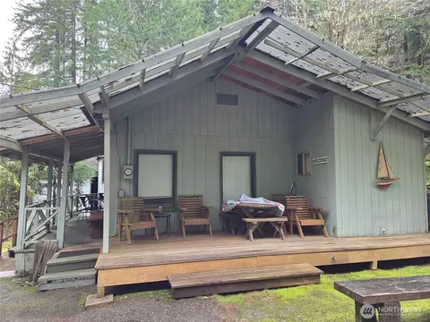 10 Creek Ct, Brinnon, WA 98320