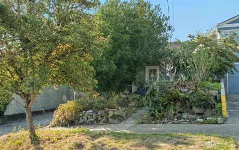 341 NE 51st St, Seattle, WA 98105