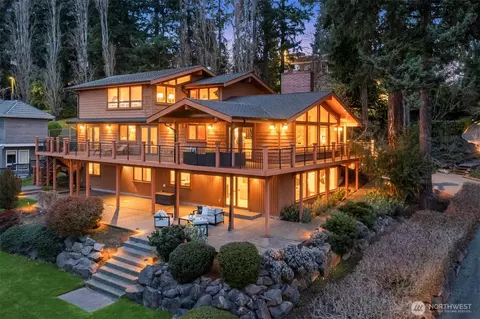 4544 49th Ave NE, Seattle, WA 98105