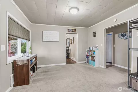Living - 2201 Holcomb Loop Rd, Kelso, WA 98626 photo 1 of 2
