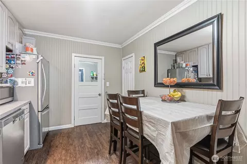 Dining - 2201 Holcomb Loop Rd, Kelso, WA 98626 photo 1 of 1