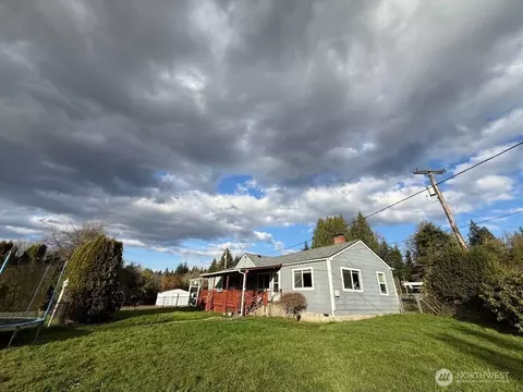 Exterior - 2201 Holcomb Loop Rd, Kelso, WA 98626 photo 6 of 8