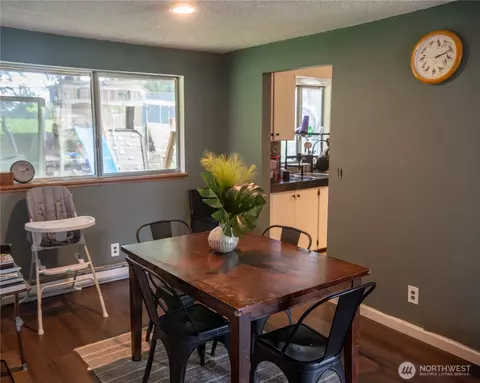 Dining - 9420 24th Ave SE, Everett, WA 98208 photo 1 of 1