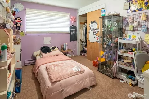 Bedroom - 9420 24th Ave SE, Everett, WA 98208 photo 3 of 3