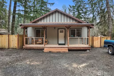 187 Paradise Dr, Ashford, WA 98304