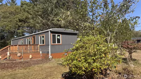 206 E Rain St NE, Ocean Shores, WA 98569