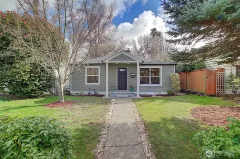 7940 17th Ave SW, Seattle, WA 98106