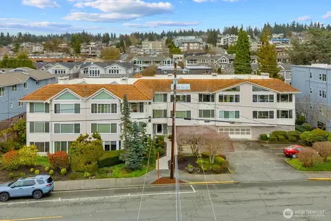 233 3rd Ave S #305, Edmonds, WA 98020