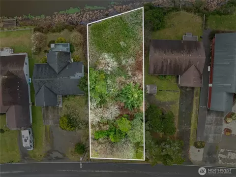 569 Canal Dr NE, Ocean Shores, WA 98569