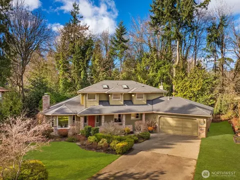 8515 192nd St SW, Edmonds, WA 98026