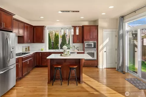 Kitchen - 4106 167th Pl SE, Bothell, WA 98012 photo 2 of 3