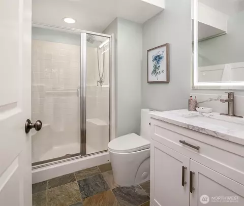 Bath - 4106 167th Pl SE, Bothell, WA 98012 photo 1 of 5