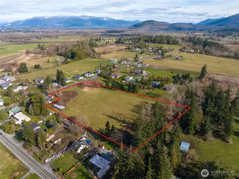 3074 Swan Rd, Mount Vernon, WA 98273
