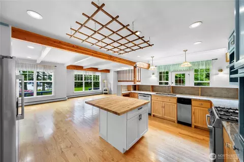 3445 SE Camano Dr, Camano Island, WA 98282