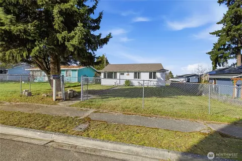 1113 E 61st St, Tacoma, WA 98404