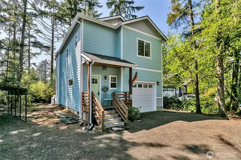 929 Discovery Ave SE, Ocean Shores, WA 98569
