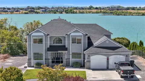 4114 Shorecrest Dr NE, Moses Lake, WA 98837