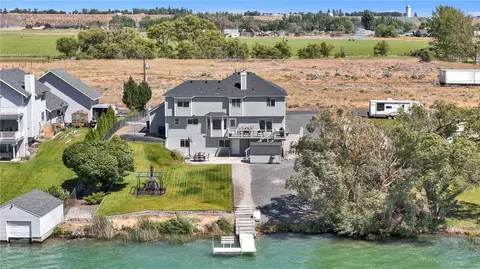 4114 Shorecrest Dr NE, Moses Lake, WA 98837