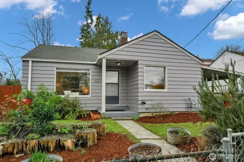 4221 S Willow St S, Seattle, WA 98118