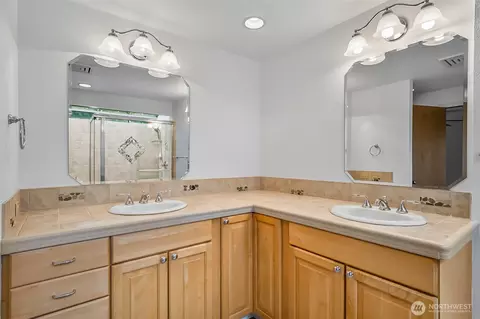 Bath - 2128 140th Pl SE, Mill Creek, WA 98012 photo 4 of 4