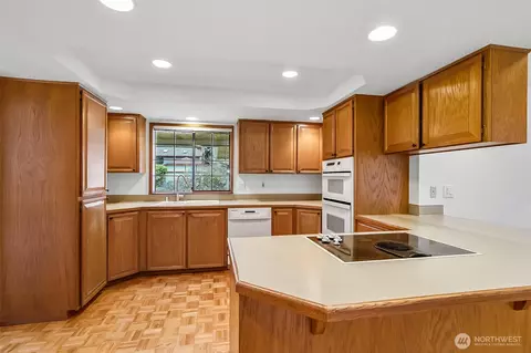 Kitchen - 2128 140th Pl SE, Mill Creek, WA 98012 photo 2 of 5