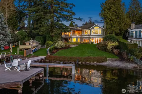 8901 NE 36th St, Yarrow Point, WA 98004