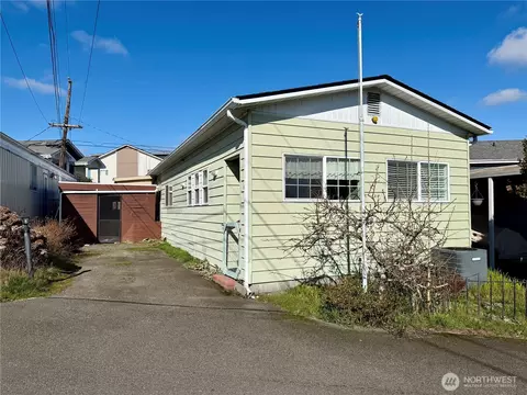 18501 52nd Ave #6, Lynnwood, WA 98037