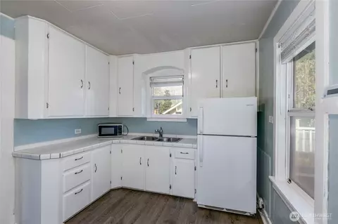 Kitchen - 6303 Cady Rd, Everett, WA 98203 photo 2 of 3
