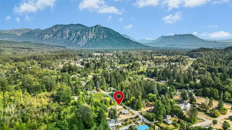 37624 SE 80th St, Snoqualmie, WA 98065