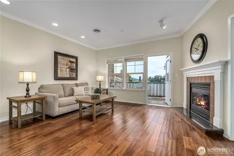 1020 1st St #304, Snohomish, WA 98290