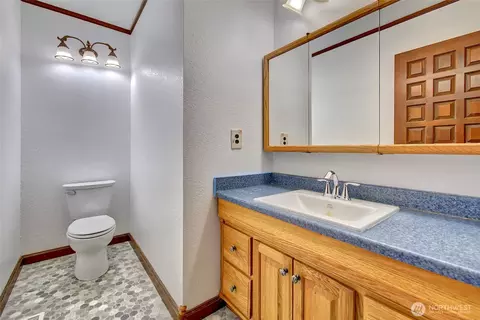 Bath - 5008 169th St SE, Bothell, WA 98012 photo 6 of 6