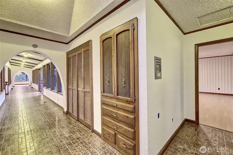Entry Way - 5008 169th St SE, Bothell, WA 98012 photo 2 of 2