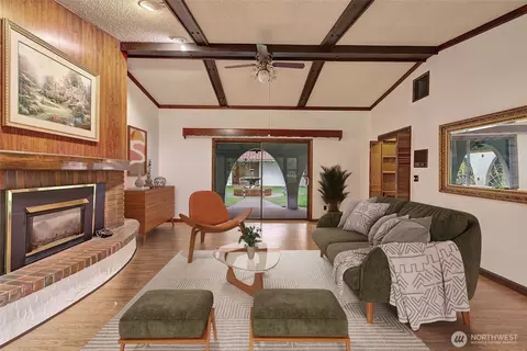 Living - 5008 169th St SE, Bothell, WA 98012 photo 2 of 4