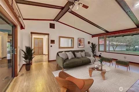 Living - 5008 169th St SE, Bothell, WA 98012 photo 3 of 4