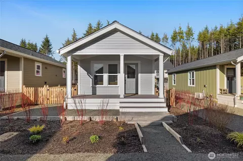 40 Bungalow Loop, Pacific Beach, WA 98571