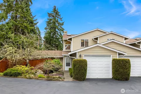 1049 Madison Ave N, Bainbridge Island, WA 98110