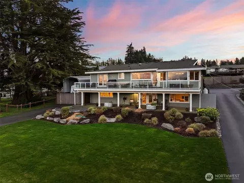 284 Bella Bella Dr, Fox Island, WA 98333