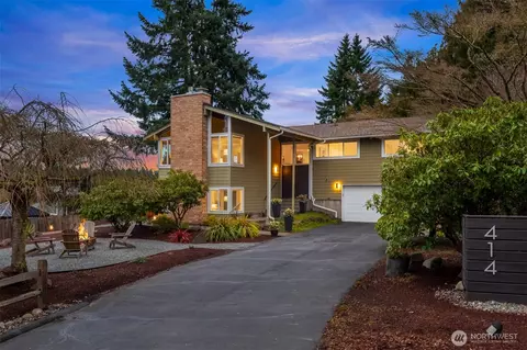 414 SW 180th St, Normandy Park, WA 98166
