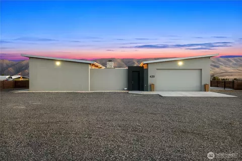 439 Airport Way SW, Mattawa, WA 99349