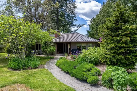 280 Dolphin Bay Rd, Eastsound, WA 98245