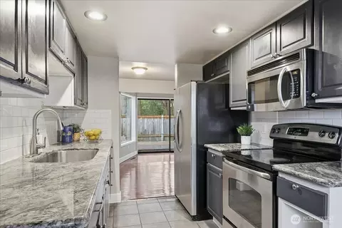 1596 Aberdeen Ct SE, Renton, WA 98055