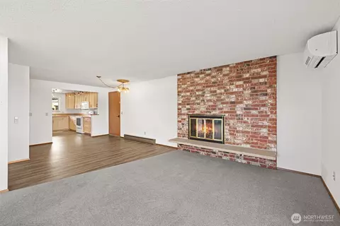 Living - 1301 S 3rd Ave #28A, Sequim, WA 98382 photo 3 of 4