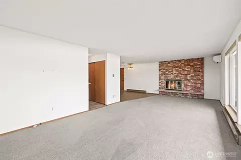 Living - 1301 S 3rd Ave #28A, Sequim, WA 98382 photo 4 of 4