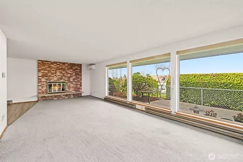 Living - 1301 S 3rd Ave #28A, Sequim, WA 98382 photo 1 of 4